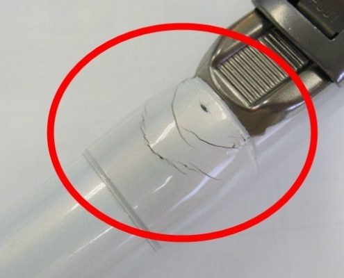 릴 시트의 연결부위에 금이 갔는데 불량인가요?