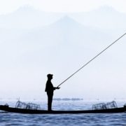 물고기를 못 잡으면 죽을 수도 있었다. 물고기를 못 잡으면 죽을 수도 있었다.