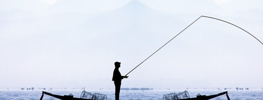 물고기를 못 잡으면 죽을 수도 있었다. 물고기를 못 잡으면 죽을 수도 있었다.